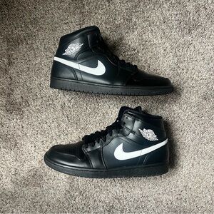 Air Jordan 1 Mid Black White “Speckle” 554724-049 Size 11